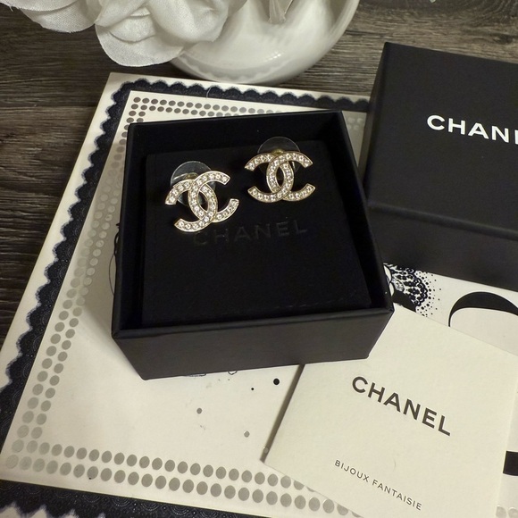 CHANEL Classic Gold Crystal CC Earrings - Picture 5 of 9